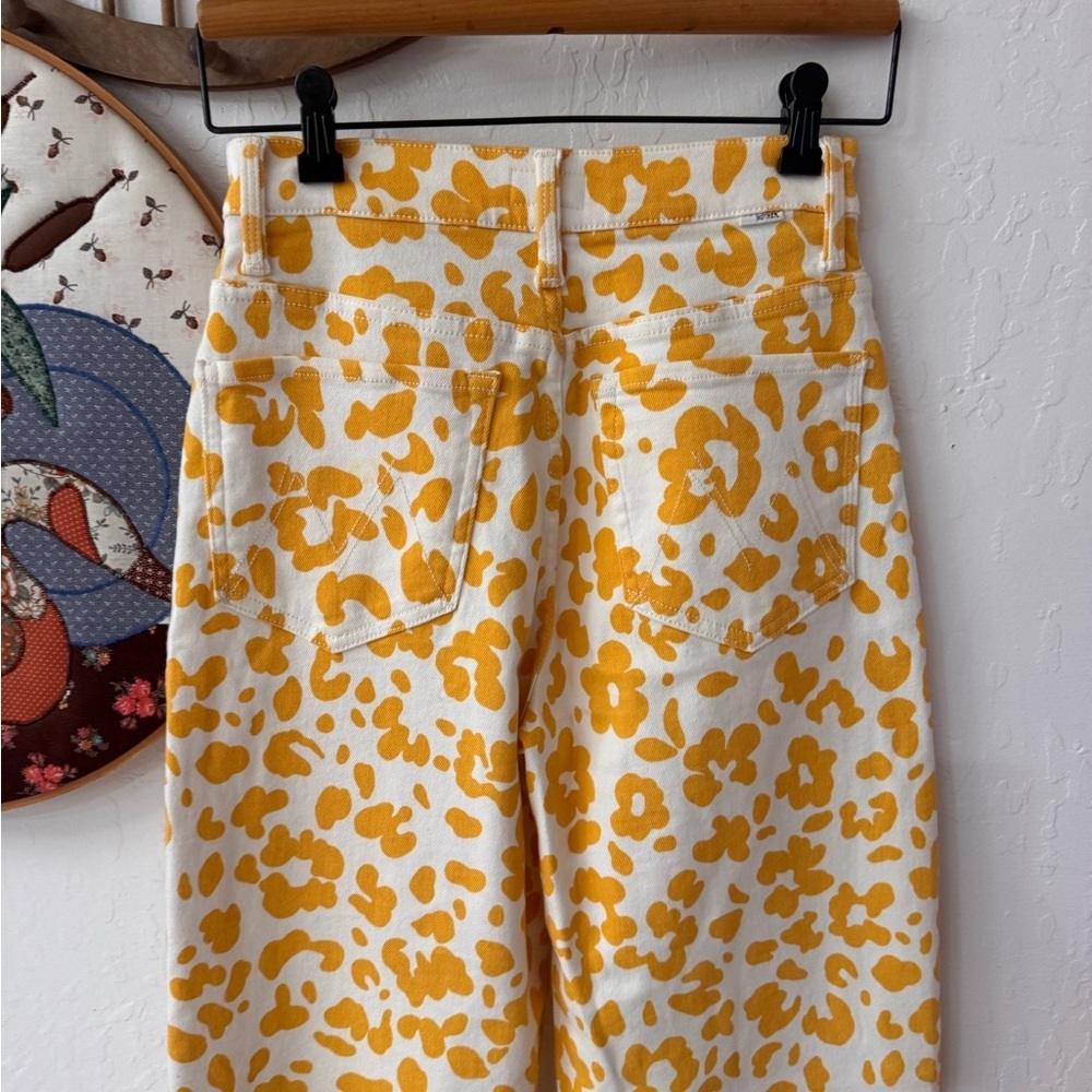 MOTHER The Curbside Heel Fray Straight Leg Jeans Sz 26 Floral Leopard Yellow - Picture 5 of 8
